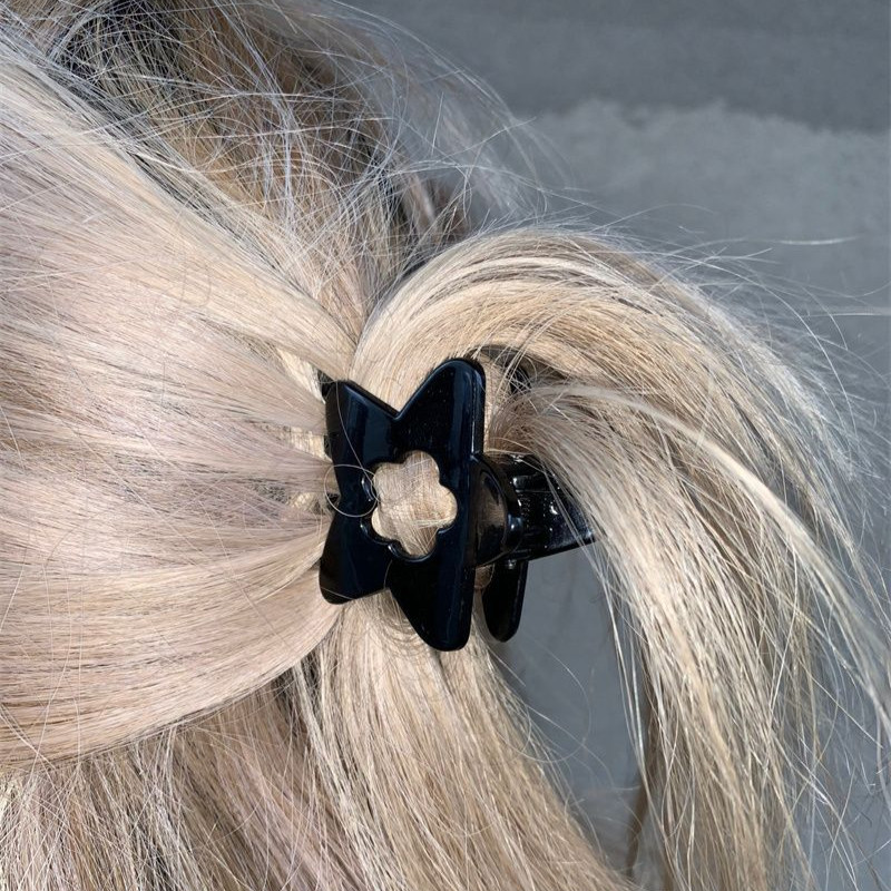ตุรกี Cool Girl Black Star Grab Clip Pentagram Clip Small Korean Niche Simple Sweet and Spice Girl Shark Clip