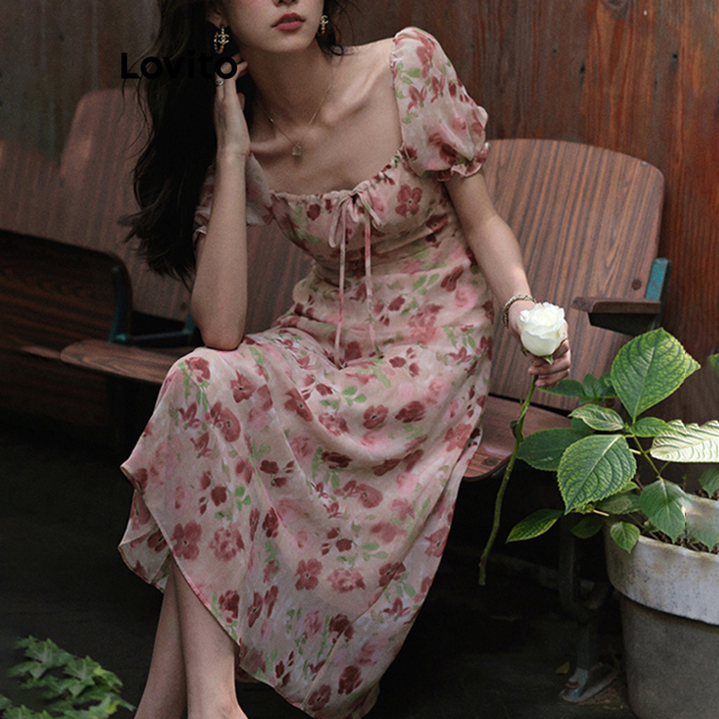 Lovito เดรสผู้หญิง ลายดอกไม้ ผูกเชือก จีบย่น LNA64288