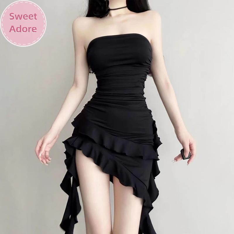 Sweetadore ชุดเดรสสีดําที่ไม่มีสายหนังไม่สม่ําเสมอเซ็กซี่ผู้หญิงฤดูร้อนชุดเดรส Ruffles เปลือยหลัง TH