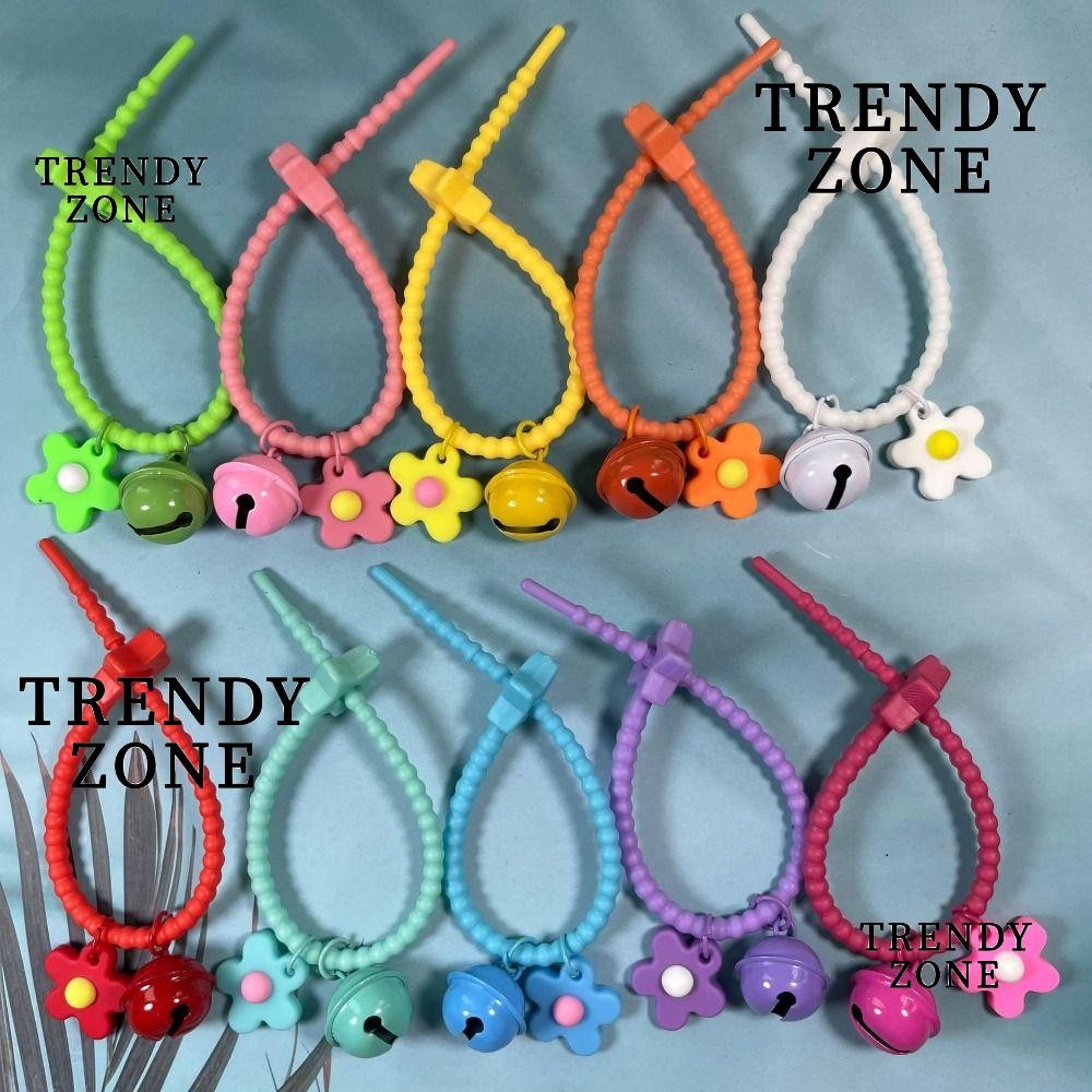 Trendyzone จี้ดอกไม้, พร้อมจี้กระเป๋าซิลิโคนกระดิ่ง, เครื่องประดับแขวนสีลูกกวาดหวานคู่พวงกุญแจอุปกรณ์เสริมกระเป๋า