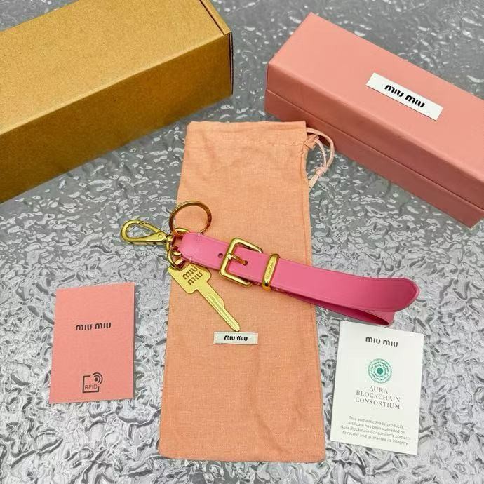M*U M*U new keychain pink 5710