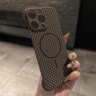 เคสโทรศัพท์แม่เหล็กคาร์บอนไฟเบอร์บางเฉียบสําหรับ iPhone 16 15 14 Plus 13 12 11 Pro Max Frameless Kevlar Texture PC Hard Cover