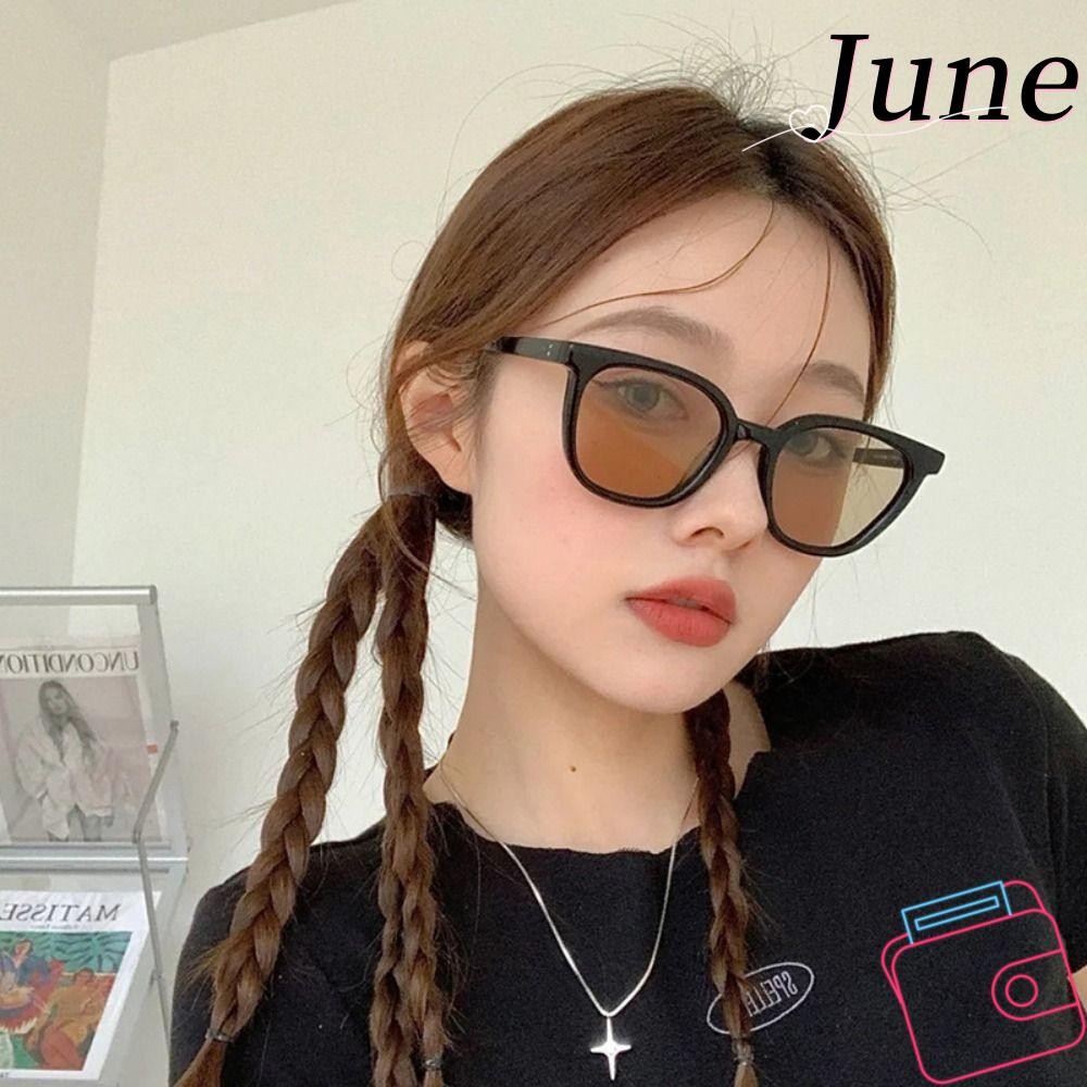 แว่นกันแดดกรอบสีดํา JUNE, แว่นตาขับรถพังก์ป้องกันแสงแดด, ตกแต่งฤดูร้อนอินเทรนด์ ภาพถ่ายถนน แว่นตาเฉดสีสีดําสําหรับผู้หญิงผู้ชาย