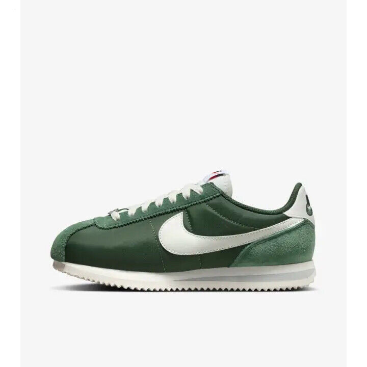 รองเท้าผ้าใบ Nike Mens Cortez Fir Shoes ใหม่ - สีเขียวเข้ม (DZ2795-300)