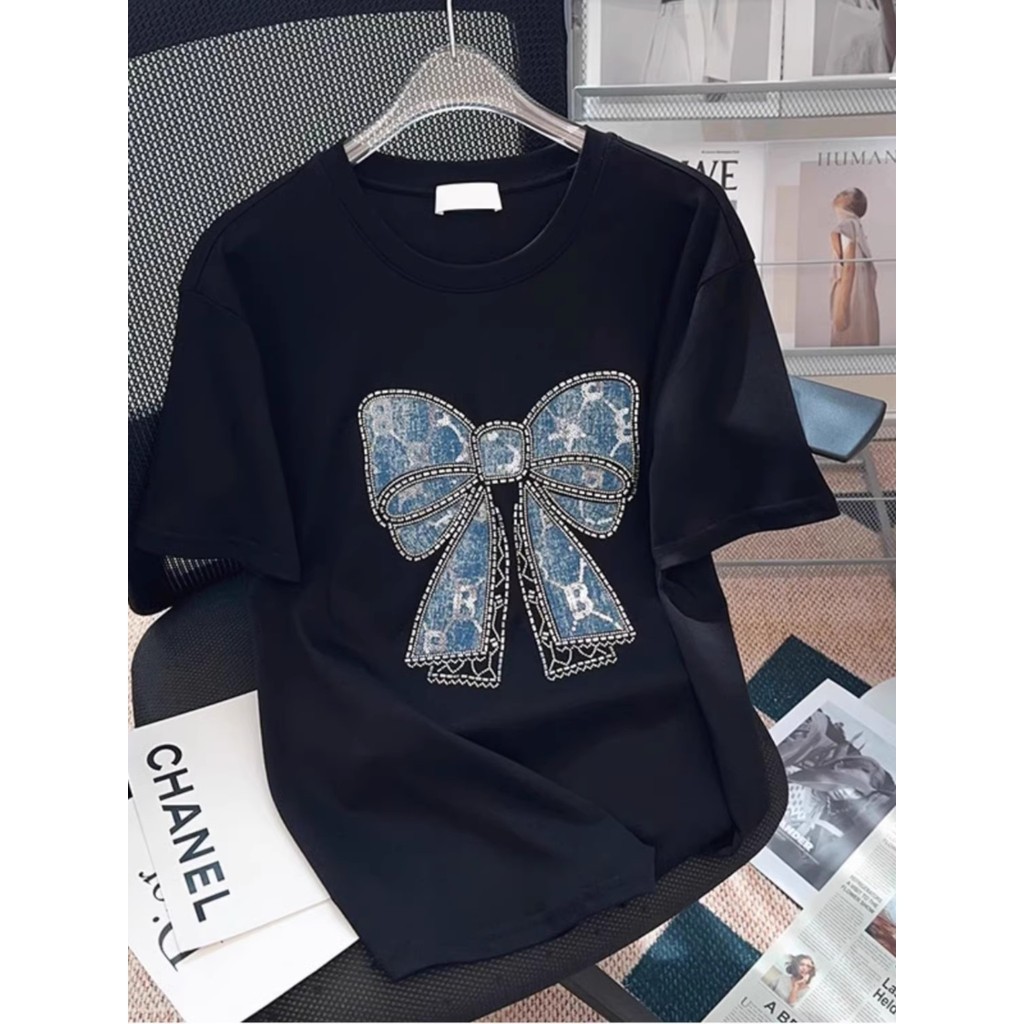 (จัดส่งตลอด 24 ชั่วโมง)ผู้หญิงผ้าฝ้ายแขนสั้นออกแบบความรู้สึกลดอายุโบว์พิมพ์ด้านบน