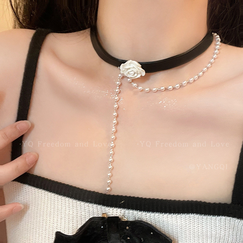 จูชิ โรสสร้อยคอมุกหญิงสีดําปกโซ่แฟชั่นย้อนยุคของขวัญอุปกรณ์เสริม