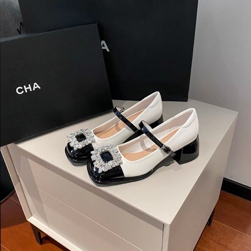 Chunky Heel Shoes รองเท้าหนังขนาดเล็ก French Diamond สวมใส่ด้านนอกแฟชั่น