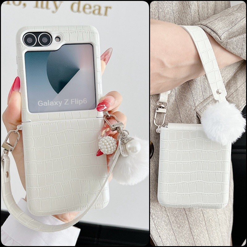 แฟชั่นลายจระเข้หนังบานพับกรณี Samsung Galaxy Z Flip 6 Z Flip 5 Z Flip 4 Z Flip 3 Casing with Soft Hairball Lanyard ฝาหลัง Z Flip6 Flip5