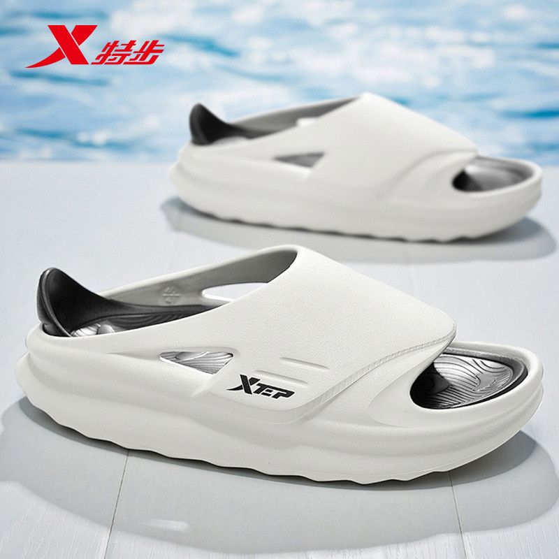 XTEP/รองเท้าแตะขั้นตอนพิเศษผู้ชายผู้หญิง 2025 ฤดูร้อนสวมใส่ด้านนอกอึก้าวเพิ่มความสูงบ้านสวมใส่ด้านนอกกีฬาคู่ Flip-Flops