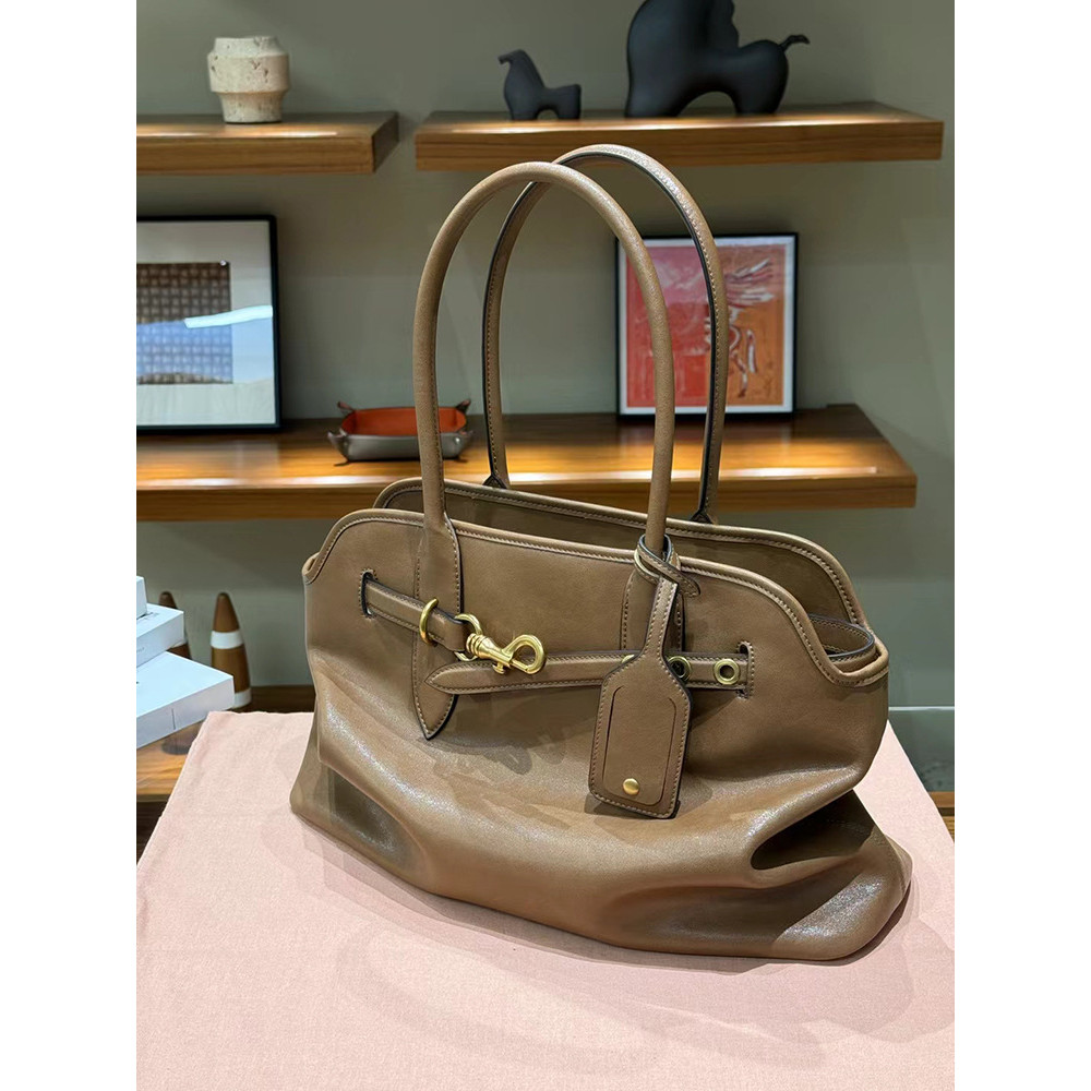 High-end ผักฟอก Cowhide แฟชั่นขนาดใหญ่ความจุกระเป๋าแฟชั่น Commuter กระเป๋า 2024 สไตล์ใหม่แบบพกพา Shou