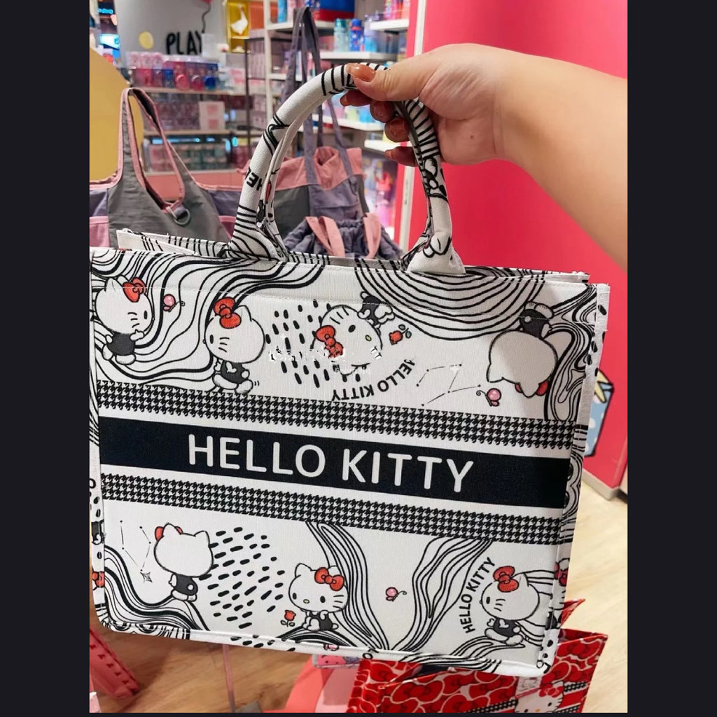 HelloKitt กระเป๋าถือ Commuter ความจุขนาดใหญ่ Tote กระเป๋าผ้าใบ กระเป๋าผ้าใบ Kuromi พิมพ์สไตล์ขี้เกียจน่ารัก Tote Bag