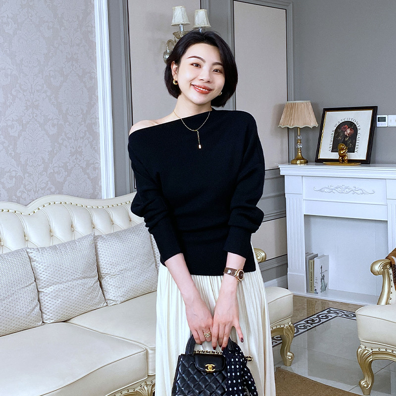 Dahong VEE [กลับมาของ Dahong] เสื้อสเวตเตอร์สวมหัวแขนยาวทรงสลิมไหล่เอียง