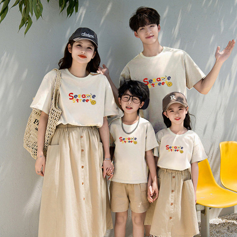 พร้อมส่ง&COD RINA STUDIO เสื้อผ้าพ่อแม่ลูก cartoonการพิมพ์กราฟิก ชุดครอบครัวแขนสั้นผ้าฝ้าย 100%