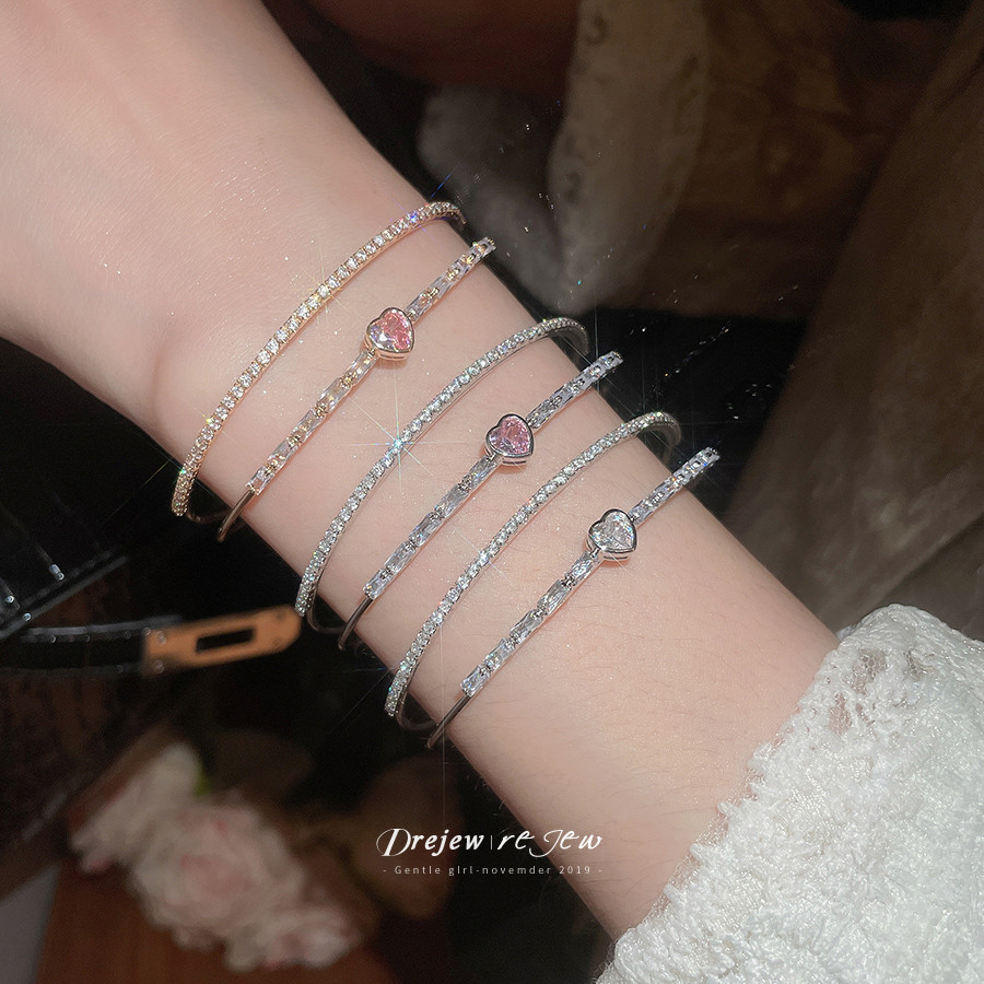 เดรช เพทายสองชั้นรักเปิดสร้อยข้อมือฝรั่งเศสย้อนยุคแฟชั่นสร้อยข้อมืออเนกประสงค์แสงหรูหราระดับไฮเอนด์ตกแต่งมือ