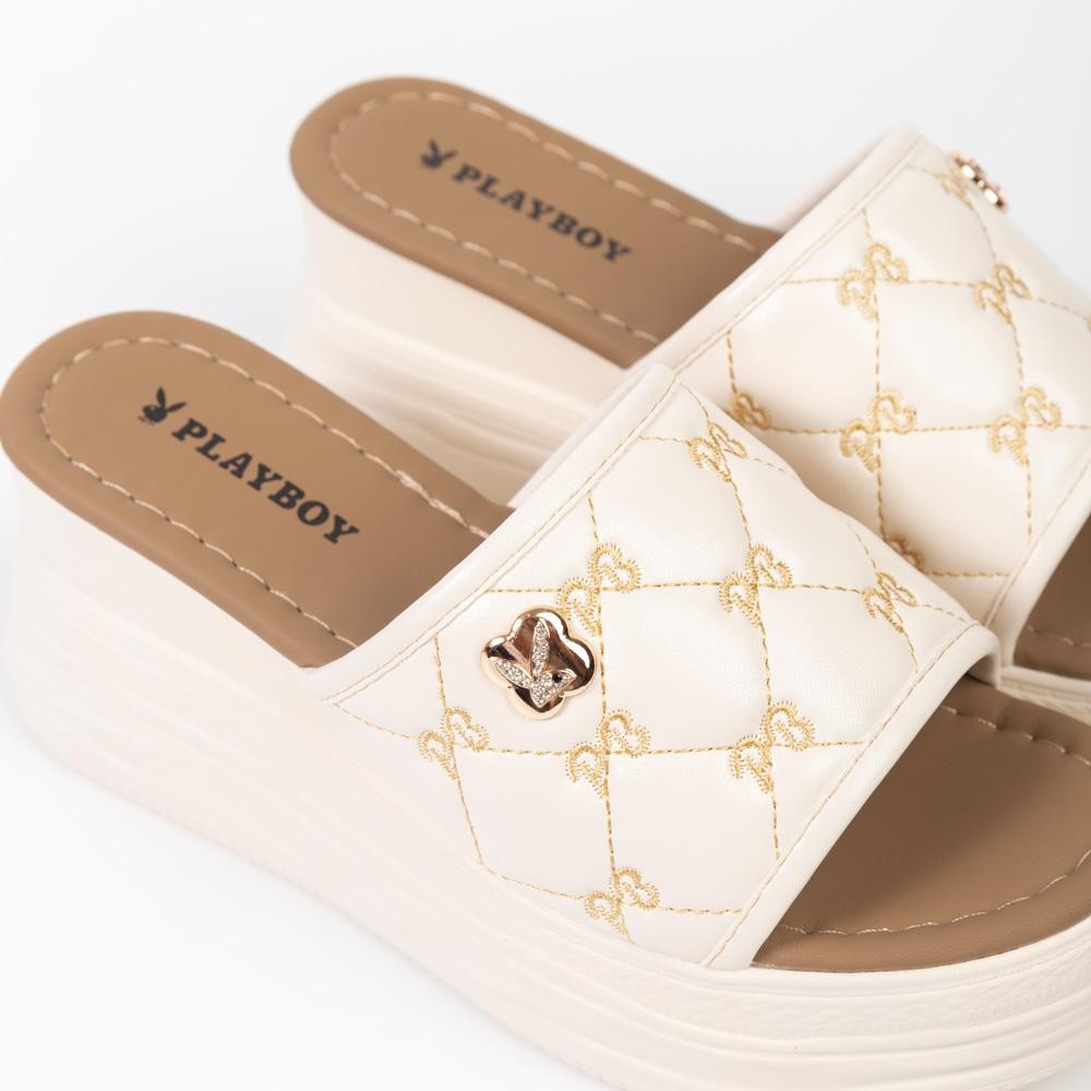 Playboy รองเท้าแตะแพลตฟอร์ม รหัส ST-HS244C120 ดีไซน์ทรงแตะสูงแบบสวมสายคาดปักลายโลโก้ มี2 สี สีLatteและสีGreentea