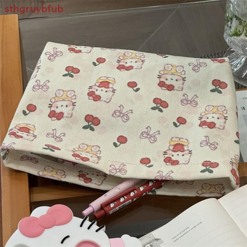 STHB น่ารัก Sanrio Hello Kitty กระเป๋าเครื่องสําอาง Sweet KT Cat ความจุขนาดใหญ่แบบพกพาผ้าใบกระเป๋าเก็บกระเป๋าเหรียญกระเป๋าแต่งหน้าของขวัญ TH