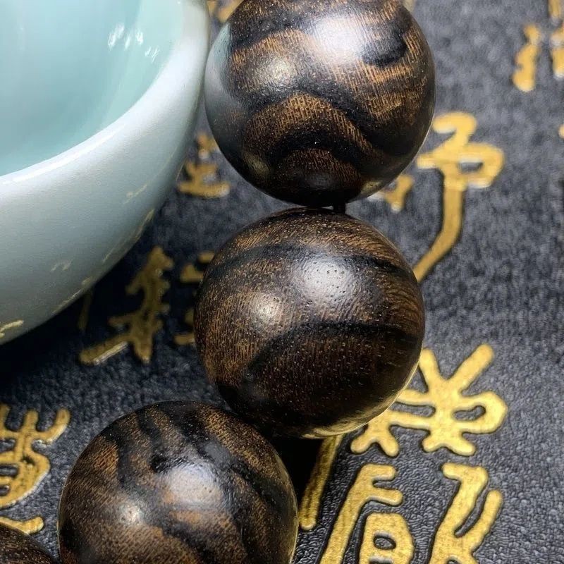 [3659 คนที่รวบรวม] สร้อยข้อมือไม้กฤษณาธรรมชาติบริสุทธิ์จากเวียดนาม สร้อยข้อมือเล่นวัฒนธรรม กลิ่นหอมแรง สร้อยข้อมือเครื่องประดับลูกปัดพุทธสำหรับผู้ชาย ราคา ถูกที่สุด ดีลบีเคเค แกลเลอรีภาพที่ 8