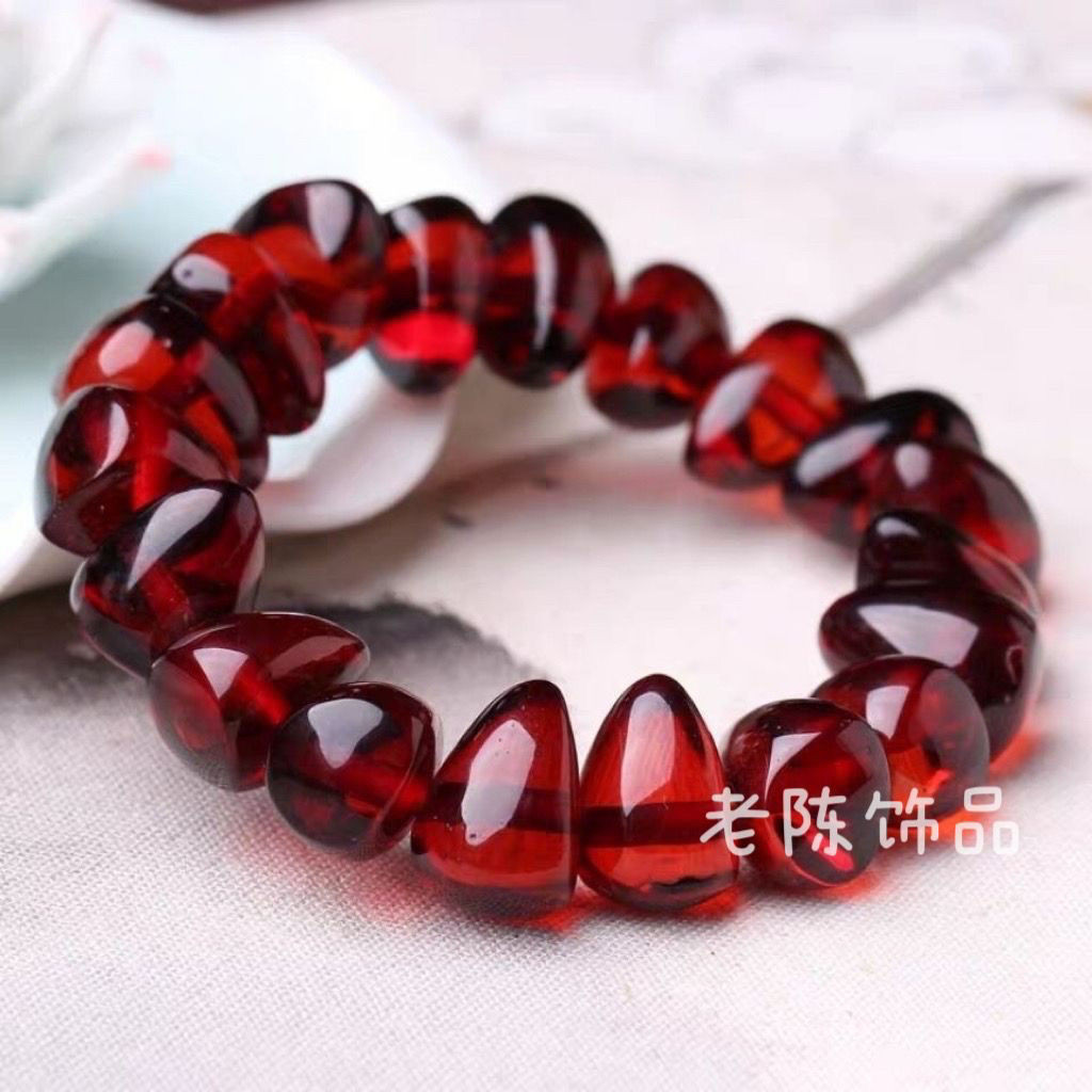 ธรรมชาติสีเหลืองอําพันเลือดสีเหลืองอําพันสีแดงหินหยาบขัดขี้ผึ้งสร้อยข้อมือสร้อยข้อมือผู้ชายผู้หญิงสไ