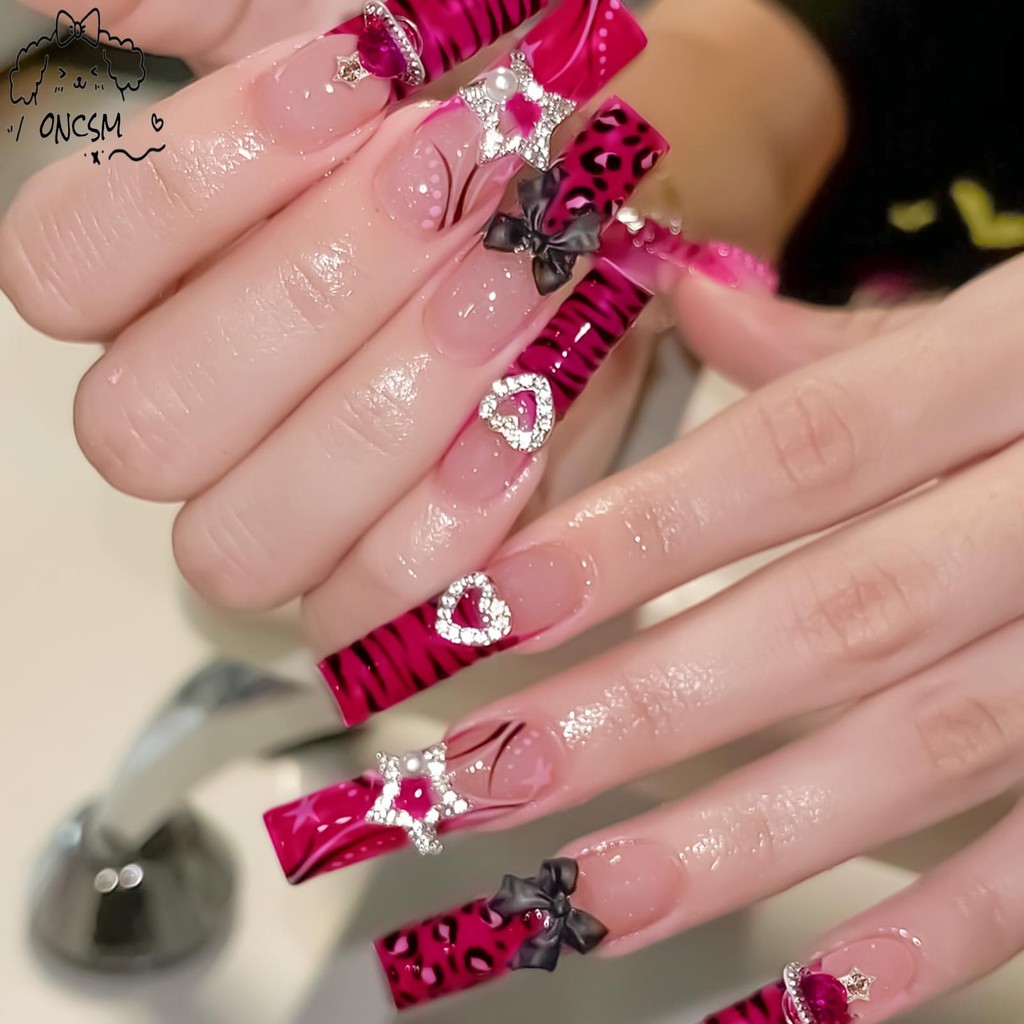 ยาวสแควร์ Rose สีแดงกดบนเล็บ 3D กด ons Gothic Gyaru เล็บอะคริลิคสําหรับ DIY เล็บออกแบบ Art Salon