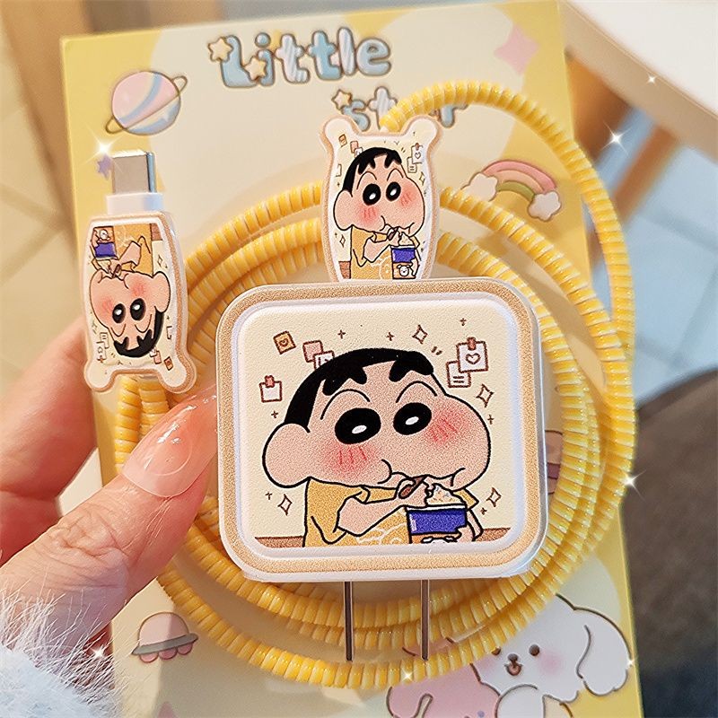 การ์ตูนน่ารักเครยอนชินจังรูปแบบdiy 18w/20w Charger Protectorชุดเครื่องชาร์จสายProtectorสําหรับiPhone11 12 13 14 15 16pro max