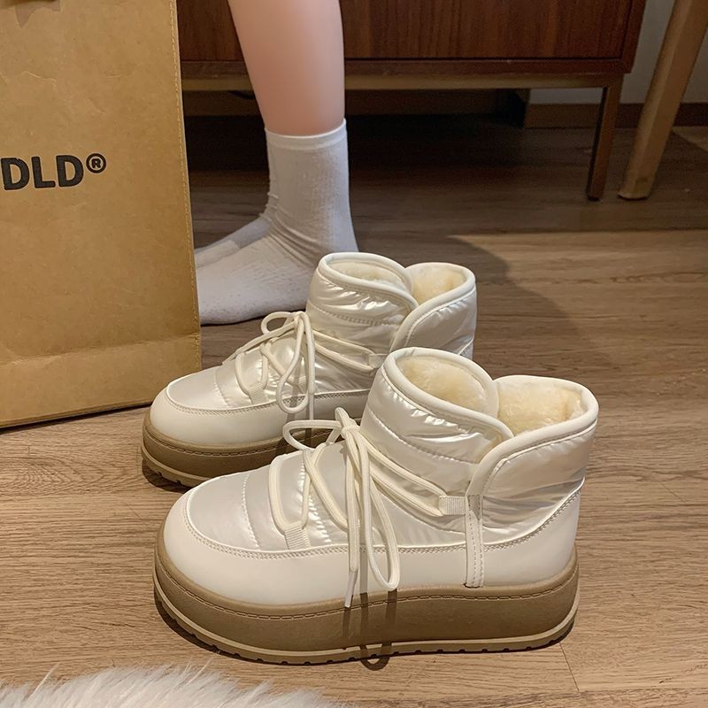 เทรนด์ รองเท้าบูท รองเท้าหิมะสไตล์ใหม่ฤดูหนาวจับคู่สีสบายๆ คุณสามารถสวมใส่และเดินบนหิมะได้