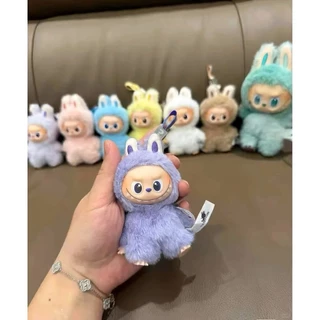 100% ของแท้อย่างเป็นทางการPOP MART Labubu 4.0 Pin For Love V4 (AM)/(NZ) THE MONSTERS Mini LABUBU V4 ไวนิลตุ๊กตาจี้กล่องตาบอดหัวใจของขวัญวันเกิด