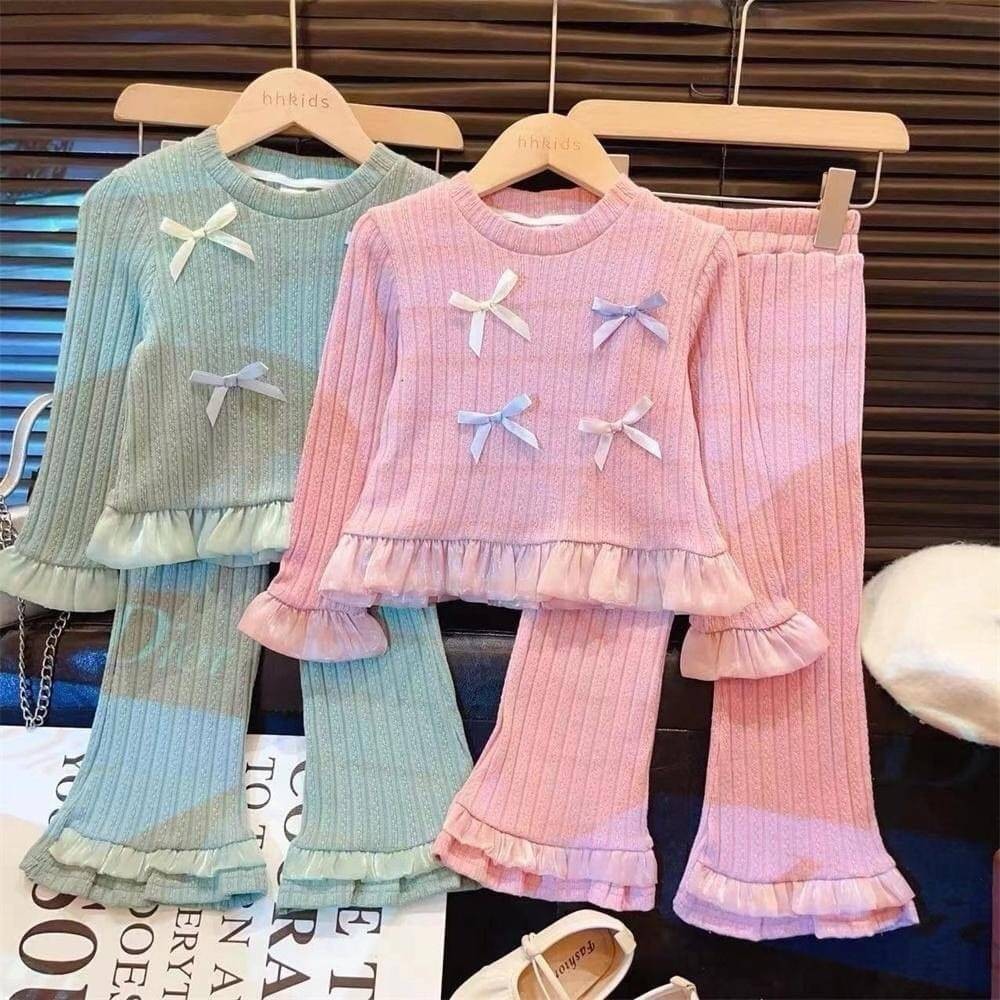 ส่งฟรี แฟชั่นฤดูหนาว งานพร้อมส่ง ชุดกันหนาวเสื้อแขนยาว กางเกงขายาว งานลูกสาวสวยน่ารักแต่งโบว์ รหัสGGLR