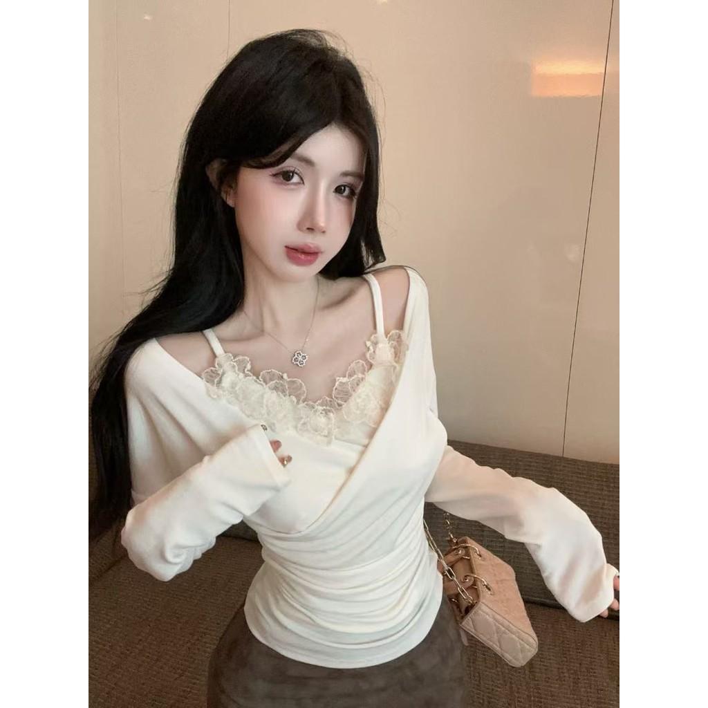 ฤดูใบไม้ร่วงฤดูหนาวรูปแบบใหม่ข้ามคอวีอุตสาหกรรมหนักปักดอกไม้สลิงสวมใส่ปลอมสองชิ้นด้านบนสลิมฟิตที่ดีงาม