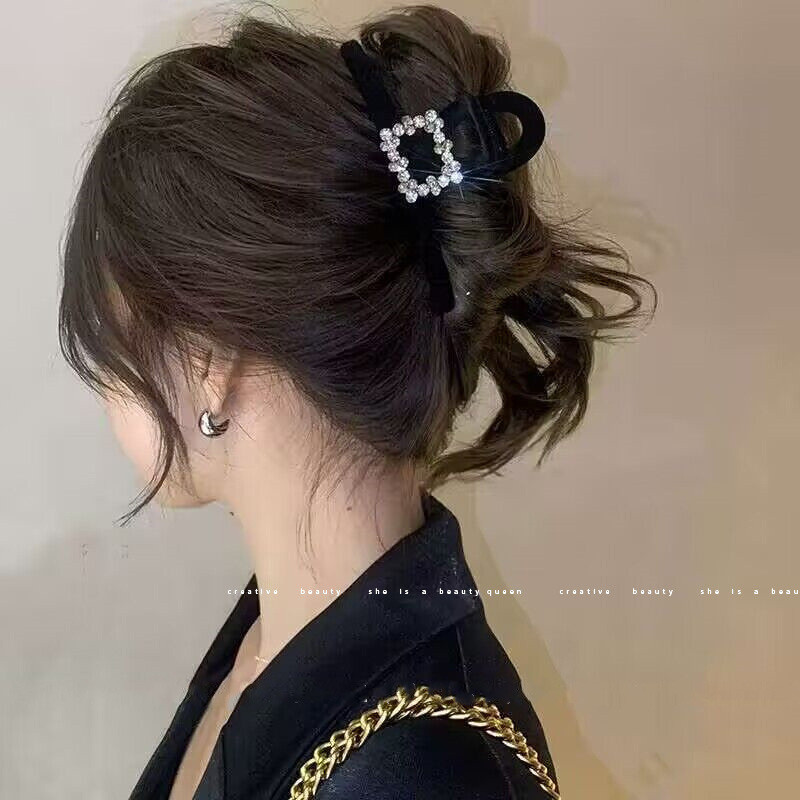 แคลมป์กํามะหยี่ Rhinestone ทรงสี่เหลี่ยมระดับไฮเอนด์
