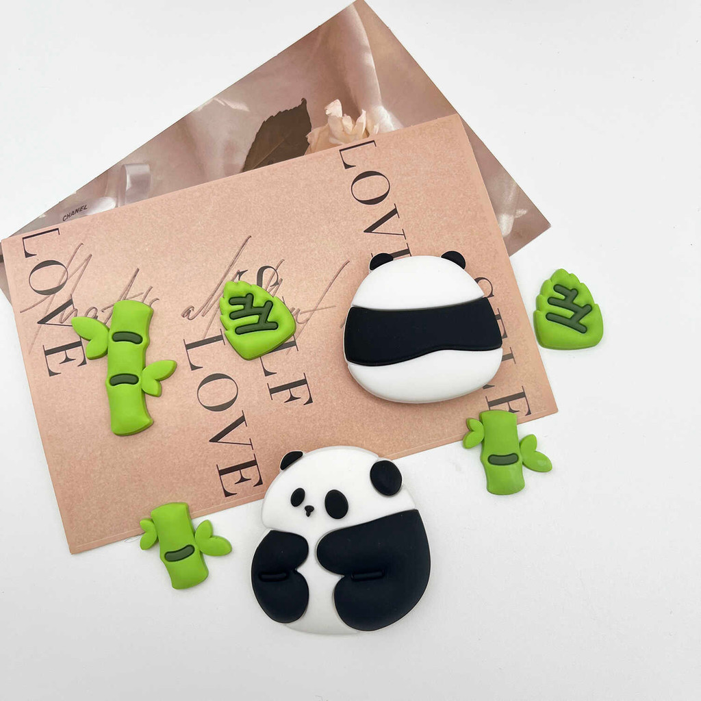 Crocs Jibbitz Charms อุปกรณ์เสริมน่ารักหัวเข็มขัดรองเท้า DIY ที่ถอดออกได้เหมาะสําหรับ Crocs Bamboo Panda Series