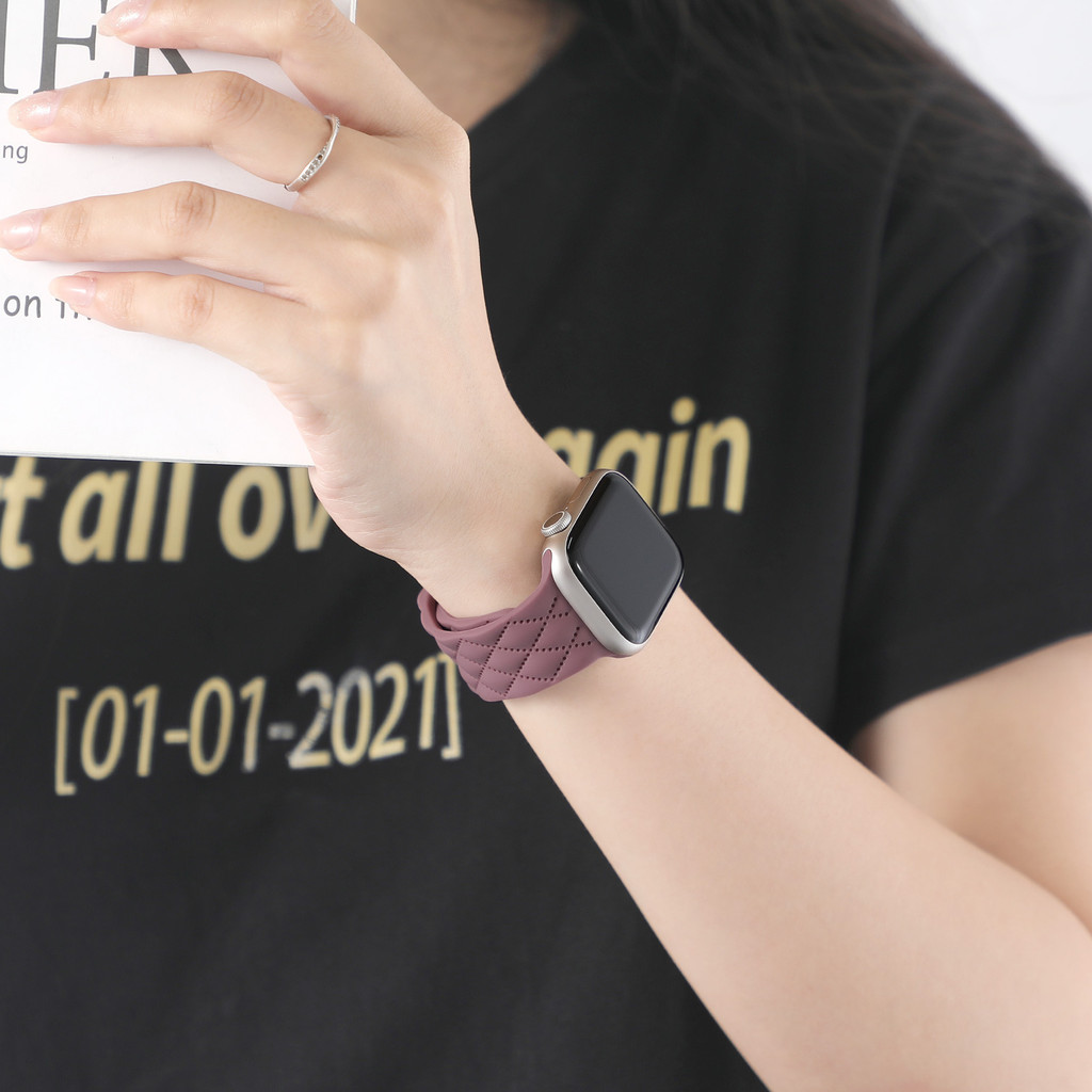 สายรัดหัวเข็มขัดซิลิโคนลายดอก Hermes สำหรับ Apple Watch s9iwatch10 S8/ultral46 mm