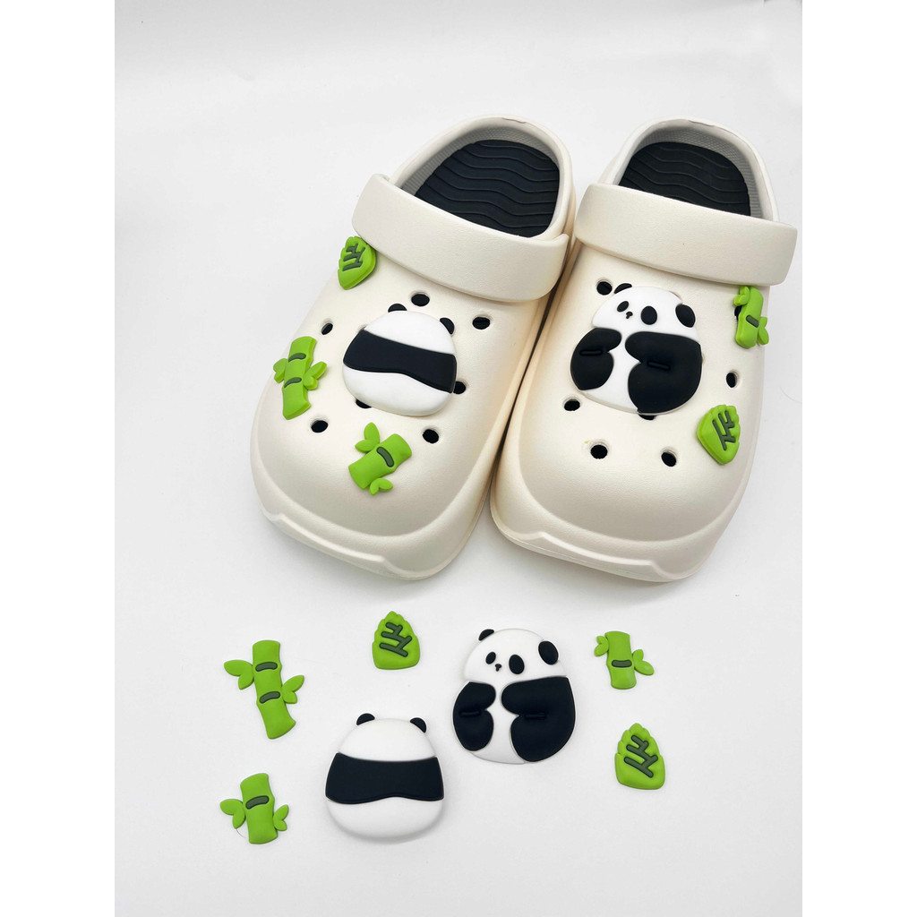 Crocs Jibbitz Charms อุปกรณ์เสริมน่ารักหัวเข็มขัดรองเท้า DIY ที่ถอดออกได้เหมาะสําหรับ Crocs Bamboo Panda Series