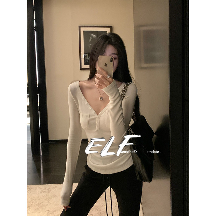 ปลอมสองครึ่งคอเสื้อยืดผู้หญิงใหม่จีบบางด้านบนสําหรับฤดูใบไม้ร่วงและฤดูหนาว