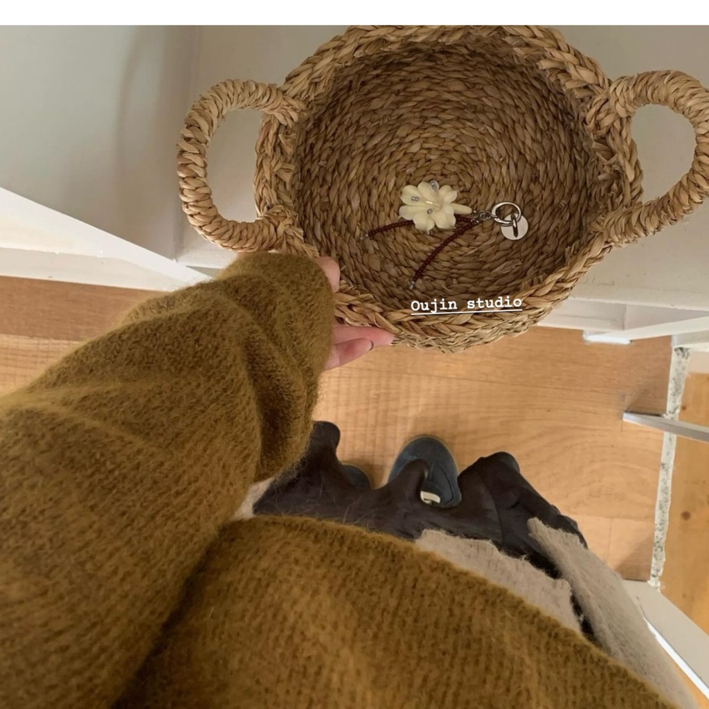 สไตล์เกาหลี อิน ใหม่สไตล์ฤดูใบไม้ร่วงฤดูหนาวย้อนยุคทําด้วยผ้าขนสัตว์ถักลายศิลปะดอกไม้จี้โทรศัพท์มือถือจี้เหมาะสําหรับ16โปรแม็กซ์/15/14มือโปร/13/12เปลือกแข็งเคส - รูปที่ 4