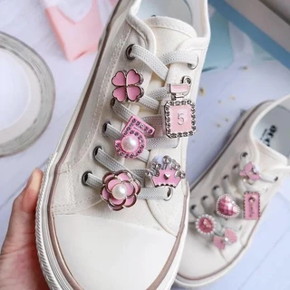 ใหม่ 1 ชิ้นสาวสีชมพูเชือกผูกรองเท้า Charm หัวเข็มขัดรองเท้า Laces Charms สําหรับรองเท้าผ้าใบตกแต่งแฟชั่น DIY Shoelaces อุปกรณ์เสริม