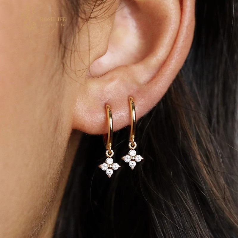 Roselife 1 คู่ 14 K Gold Shining คริสตัล Clover จี้ Hoop ต่างหูสําหรับผู้หญิงหญิงสวมใส่ทุกวัน Pick ฟรีหูเครื่องประดับอุปกรณ์เสริม