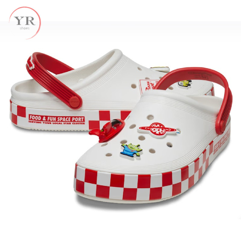 Unisex ผู้ชายผู้หญิง Crocs Pizza Planet Clog รองเท้าแตะ Crocs off court Clog รองเท้าแตะพื้นนุ่ม Crocs Toy story รองเท้าแตะ