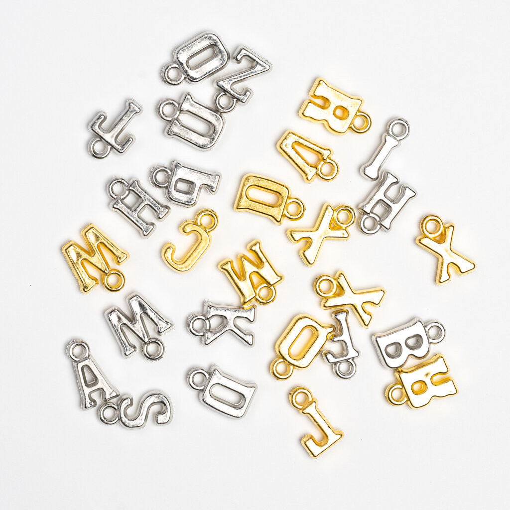 จี้ตัวอักษร CCB สไตล์มินิมอล สีเงิน สีทอง (Minimalist CCB Letter Pendant)