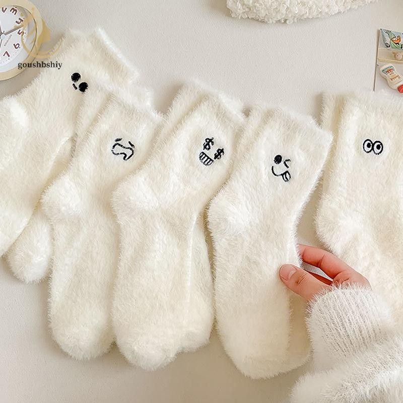 [GOY] 1 คู่ Cozy Hairy Mink กํามะหยี่ถุงเท้าผู้หญิงฤดูใบไม้ร่วงฤดูหนาว Hosiery Thicken Warm Sleep เตียงชั้นบ้านปุยสีขาว Graffiti ถุงเท้า TH