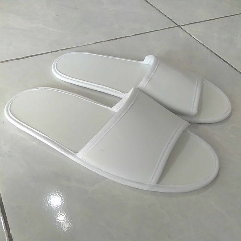 MT PLAIN HOTEL SANDALS 4MM / HOSPITAL SANDALS / SLIPPERS สีขาว ทุกขนาด / HOUSE SLIPPERS