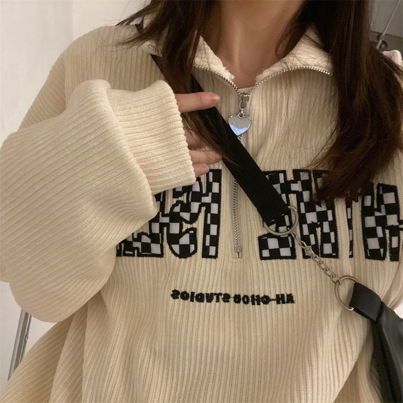เสื้อโปโลสไตล์อเมริกันเสื้อสเวตเตอร์ผ้าลูกฟูกผู้หญิงสไตล์เกาหลีสไตล์หลวมๆสไตล์ชิวๆเสื้อแจ็คเก็ตย้อนยุคสไตล์ชิวๆฤดูใบไม้ผลิและฤดูใบไม้ร่วงเรามีสไตล์ hkkk
