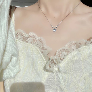 สร้อยคอหัวใจสะท้อนแสงรุ้ง โซ่ไหปลาร้า เรียบง่ายสำหรับผู้หญิง