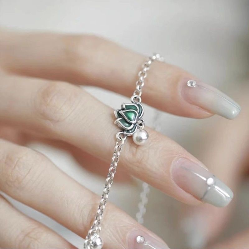 [เสี่ยวหงซู่ แนะนํา] ใหม่สไตล์จีนสามชีวิตดอกบัวสีเขียวเคลือบกําไลข้อเท้านิชสไตล์ย้อนยุครอบลูกปัดโซ่ที่เรียบง่ายทุกการแข่งขันกําไลข้อเท้า หยิ่นส์2ไทย20250417