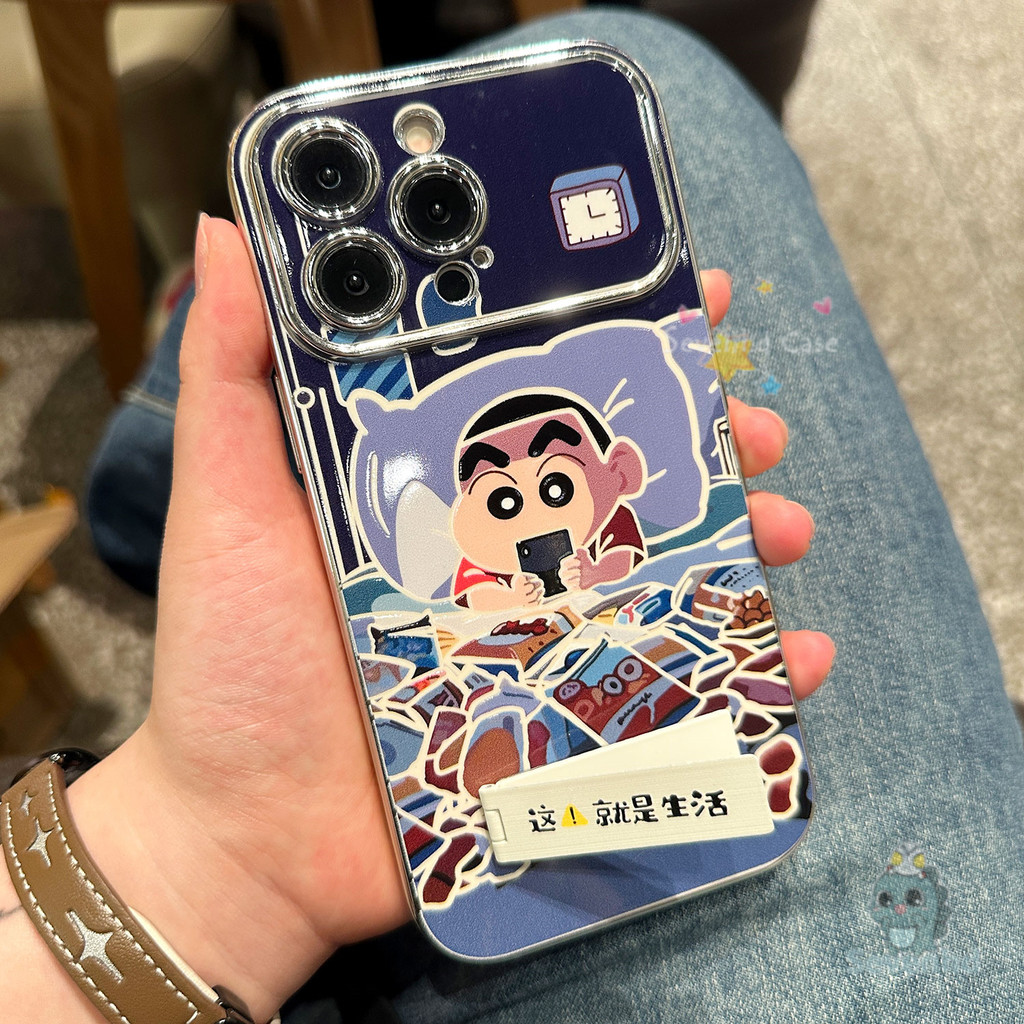 ปลอกสําหรับiphone 11 16 15 14 13 12 Pro Xr X Xs Max 7 8 6 6s Plus Crayon Shin-chan Stay Up Lateเคสโทรศัพท์ + ผู้ถือชุบหรูหราคมชัดหน้าต่างกันกระแทกป้องกันปกหลัง