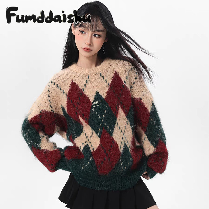 Fumddaishu เสื้อกันหนาวผู้หญิงแฟชั่นใหม่เวอร์ชั่นเกาหลีอเนกประสงค์หลวมคริสต์มาสขนมเปียกปูนย้อนยุคหนาถักด้านบน