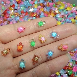 JUONUYIE 100 ชิ้นเต่าเรืองแสง, สัตว์เรซิน DIY เรืองแสงในที่มืด, เครื่องรางเล็บเต่าขนาดเล็กการ์ตูนสี Dopamine สําหรับโทรศัพท์ DIY Hairpin