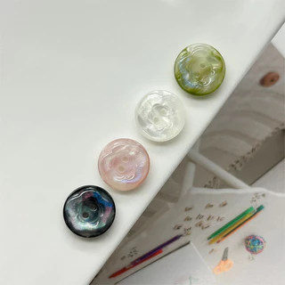 10 ชิ้น ปุ่มเรซิ่นน่ารัก (11.5/15/20มม) - ปุ่มดอกไม้ 2 หลุมเรืองแสง, 4 สี (สีเขียว/ชมพู/ขาว/ดํา) สําหรับ ทําเอง ผู้หญิงแต่งตัวเสื้อแจ็คเก็ต,อุปกรณ์เย็บผ้า