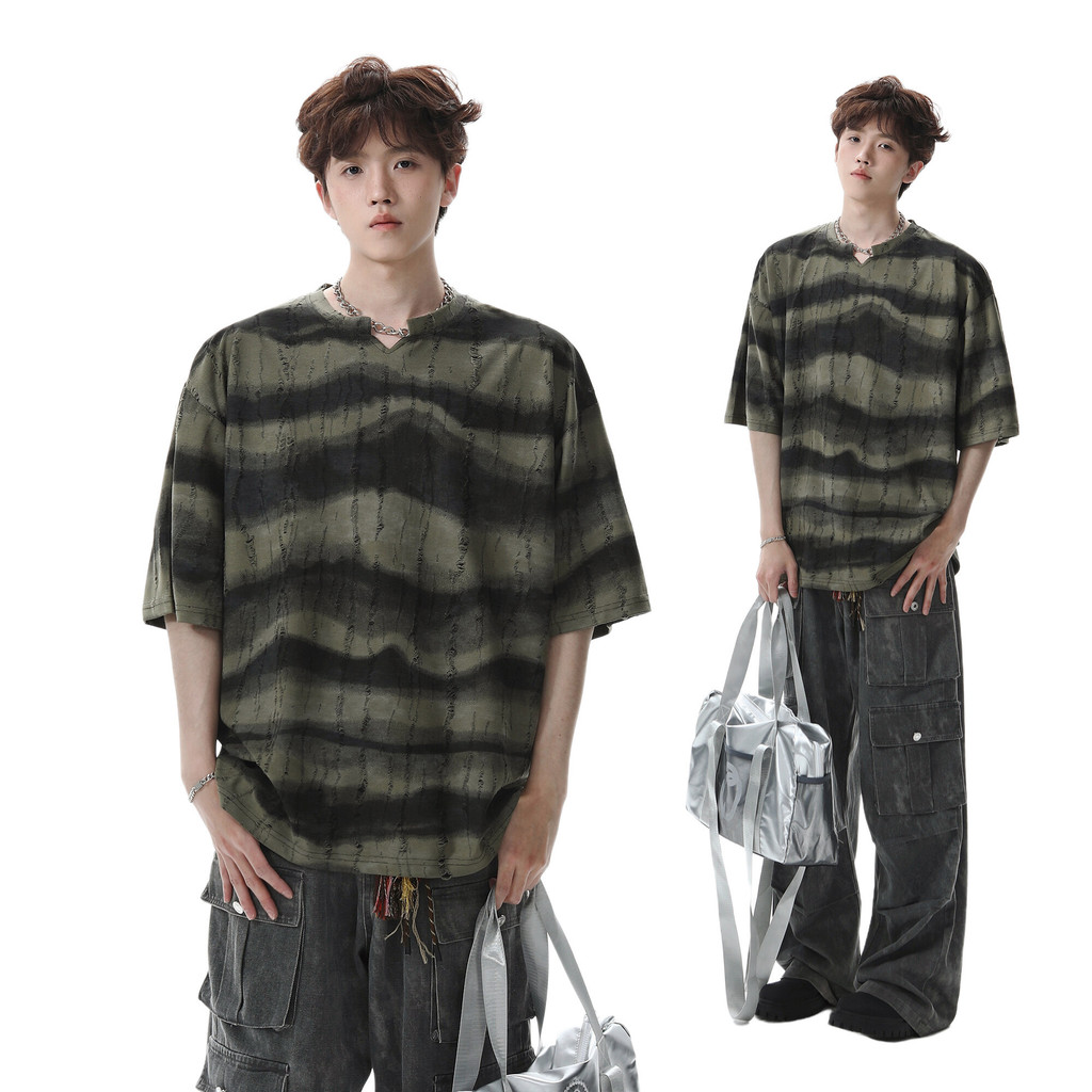 SUIKONE ซุยโคเนะ อเมริกันย้อนยุคสีเขียวคอวีลายเสื้อยืดฤดูร้อนหลวมผู้ชายและผู้หญิงผ้าฝ้ายเสื้อยืด