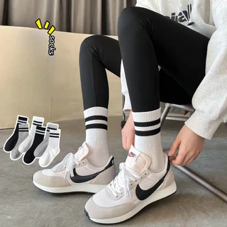 ถุงเท้ากีฬาบาร์คู่สีดําสีขาวสีเทาสีทึบลายเส้นแนวนอนกางเกงฉลามเรียบง่ายพร้อมถุงเท้า