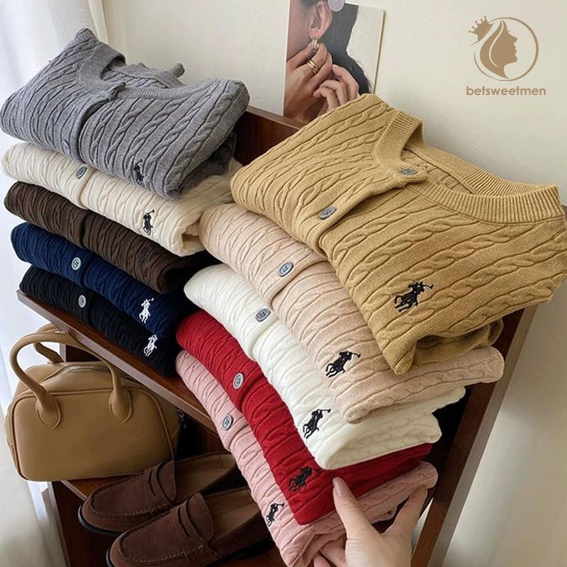 [PE] เย็บปักถักร้อยสายถักเสื้อสเวตเตอร์ถักผู้หญิง Retro คอกลมเสื้อกันหนาวกระดุมแถวเดียว TH